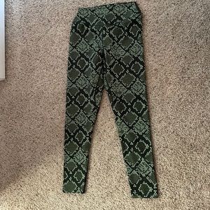 Balance leggings python size large. Never worn